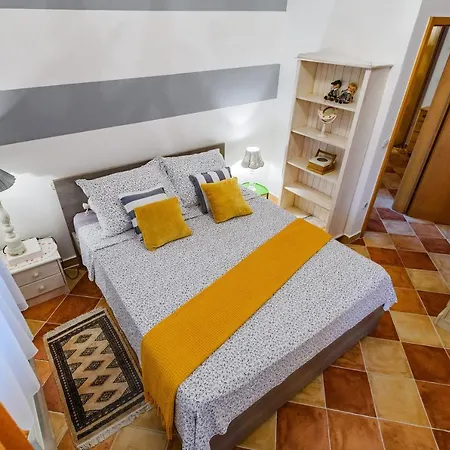 Sunset Apartment *