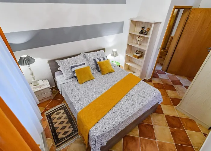 Sunset Apartment *